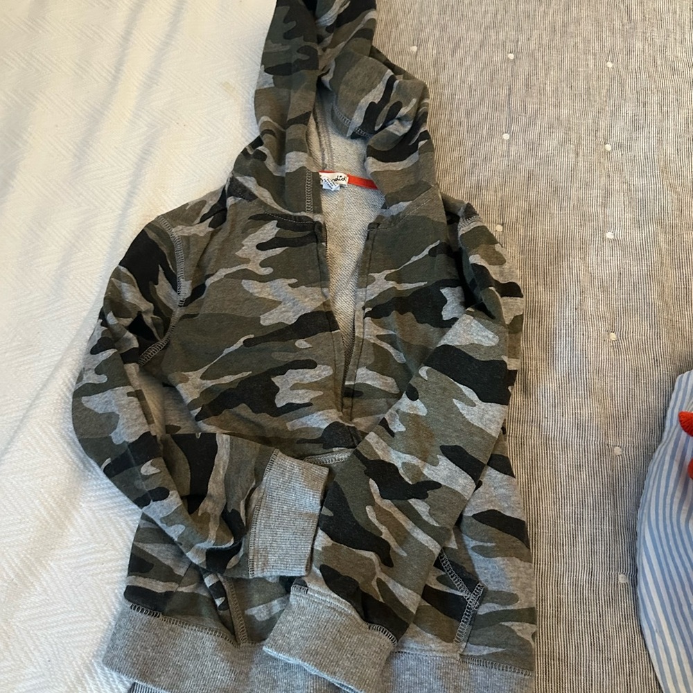 Splendid Green and Gray Camouflage Kids Hoodie